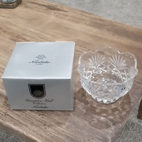 Noritake Crystal Hampton Hall Collection 6" footed potpourri bowl  908/788 - Picture 3 of 6